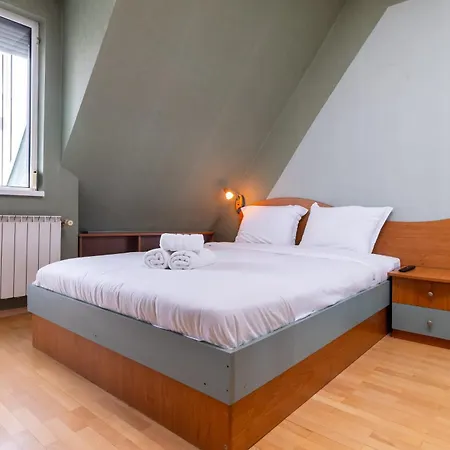 Panorama View 1 Bedroom Apartment