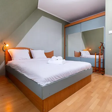 Panorama View 1 Bedroom *