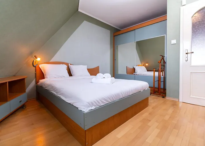 Panorama View 1 Bedroom *