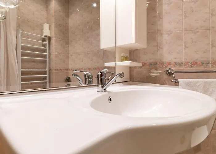 Panorama View 1 Bedroom Apartment *